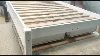 Деревянная двуспальная кровать из лиственницы с ящиками