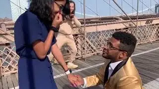 Romantic proposal fail on Brooklyn Bridge | Viral Video