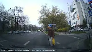Jak on przechodzi?