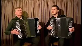 • ДУЕТ БАЯНІСТІВ ГРАЄ ПОЛЬКУ •
