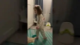 Алиса и ее любимая сова.