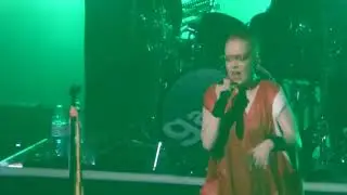According2g.com presents "Dumb" by Garbage in NYC