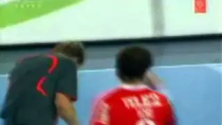 Igor Vori gađa suca sa laptom