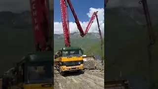 Заливаем бетон фундамент наш бетона насосам