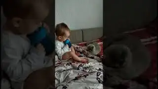 Кроха и пушистый друг Саймон