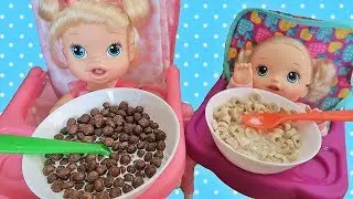Куклы Пупсики Беби Элайв кушают / Pretend play with Baby Alive Doll / Открываем сюрпризы - Зырики ТВ