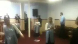 La iglecia gosandose