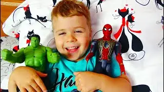 Андрей ИГРАЕТ в супергероев и не хочет спать Superheroes Dance with Andrei