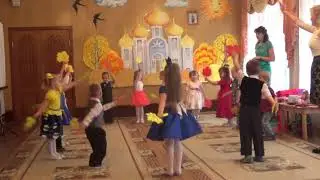 Осенний вальс танцуют дети гр №8 МБДОУ 