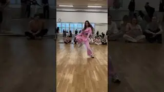 in pink💕 #dancevideo #essence #essencetems #choreography #dancevideo #tems #temssong