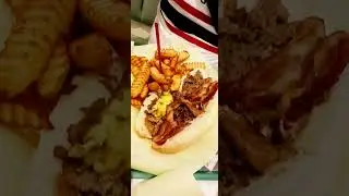 We found foods at Las Vegas strip at night.6/9/24