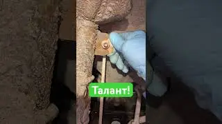 Профессиональный сварщик в деле!