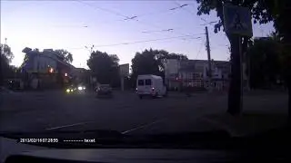 ДТП - Скорая чуть не перевернулась...