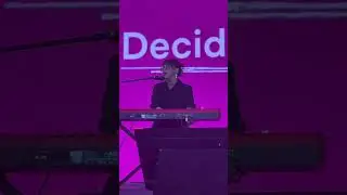 Pau singing and playing piano 29/FEB/24 | Decididas | The Warning