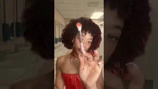 POV you ask the nice girl to do your makeup at school 🥰 