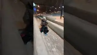 Набережная ! Ледовый городок ! Милана катается на горке !