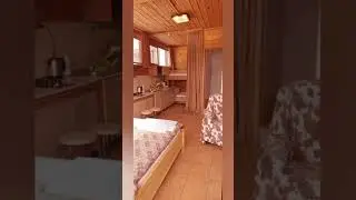 Дом на берегу реки. Алтай.