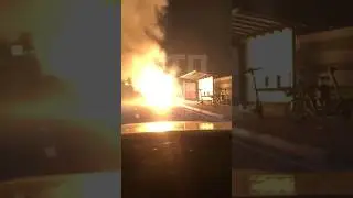 В Сочи загорелся самокат, когда двое парней ехали на нём. Батарея взорвалась и самокат загорелся