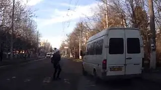 Столичным маршрутчикам плевать на пешеходов