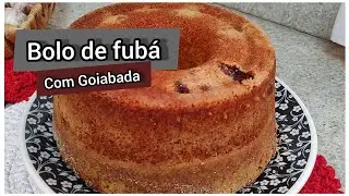 Bolo de fubá com Goiabada super fofinho feito no liquidificador.