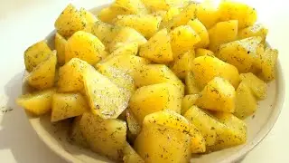 How to cook potatoes in the microwave in the video recipe package