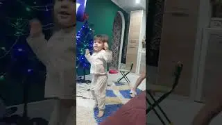 девочки танцуют тренды 