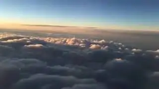 Bumi D**ar ? Pilot Merekam Matahari dan Bulan Muncul Bersamaan