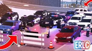 UNDERCOVER COPS ACCIDENTALLY STREET RACE EACH OTHER! - ERLC Roblox Liberty County
