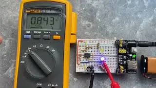 555 Timer flashing LEDs circuit LAB on Breadboard