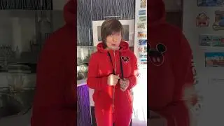 Съела 100 конфет за минуту 