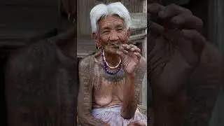 La plus vieille tatoueuse au monde