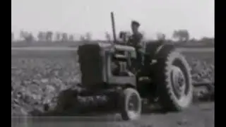 МТЗ-2 трактор. Пашет. (1960).
