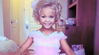 Cassadee and Cambree - I Am The Cute One