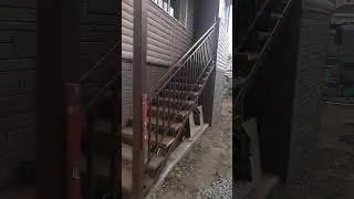 Рощино снт' корунд' мини экскаватор, закрутил сваи, закопал бочку для стока воды.