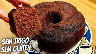Bolo de chocolate sem farinha de trigo, sem açúcar branco e muito fofinho|Receita de bolo sem glúten