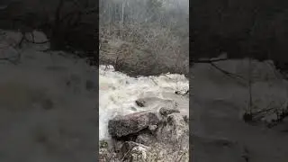 Вдоль водопада