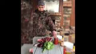 ГОТОВИМ ВКУСНЕЙШИЕ СТЕЙКИ С ГОВЯДИНЫ.маринад за 30 минут.Салат к мясу аджика с зеленью))
