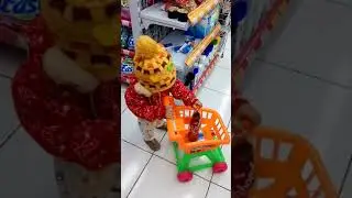 Luthfi belanja di Alfamart