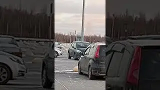 19 ноября 2022г.В Питере произошёл мощный взрыв,видно было от магазина Леруа Мерлен на пр.Культуры