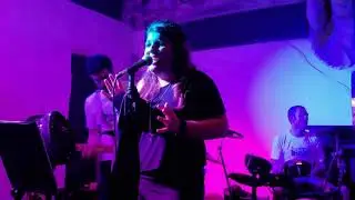 Blaine live @ Maccarone Papa Don't Preach