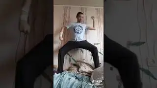 Танец с кофтой