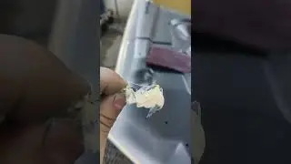 Герметик на капот/крышку багажника