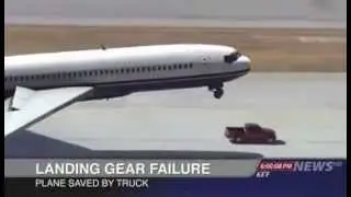 a small truck saves a plane.flv