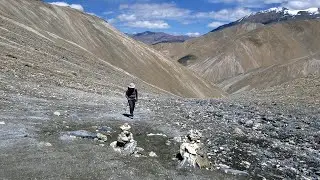 Crossing the high passes of Langtang, Ladakh