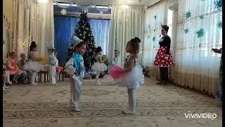 Танок сніговичків ІІ молодша група новий рік 2024
