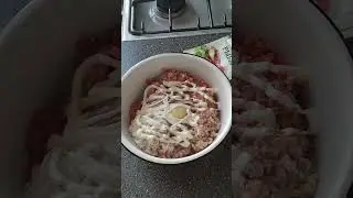 фаршированная куриная голень ) вкусняшка ) быстро и легко готовить )