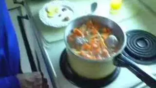 Episode #14 Feed Me Bubbe - Tzimis Closed Captioned by Project ReadOn