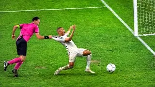 لحظات مجنونة ومضحكة بين اللاعبين والحكام..!! 😱🤣