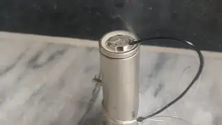 Live explosion 😱What happens to Tesla battery  (connecting positive pole with negative pole)