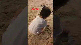 Bé Táo đáng yêu